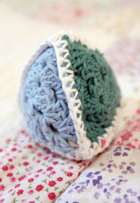 crochet-triangle-toy