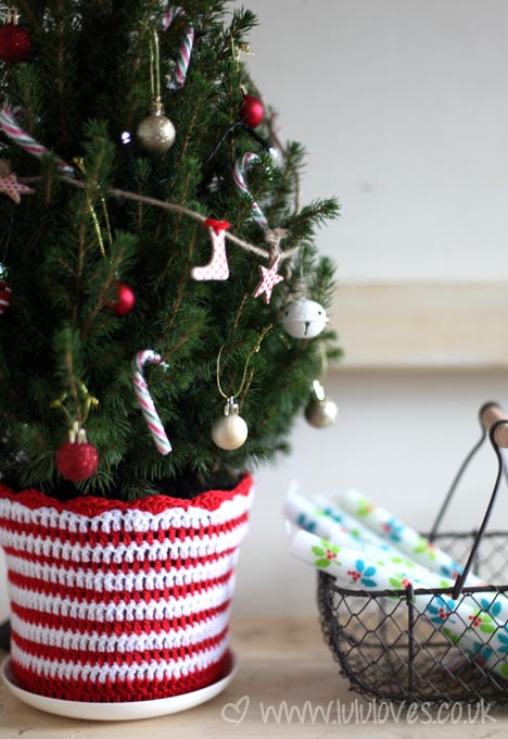 crochet-christmas-plantpot