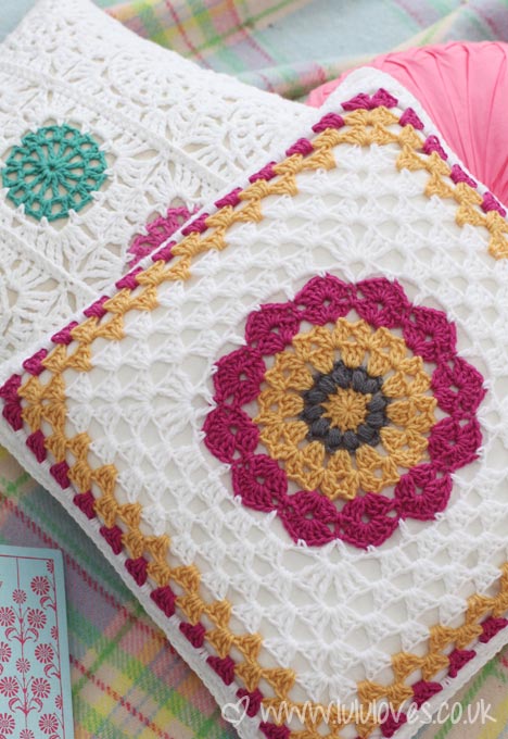 Lululoves: Crochet Cushion