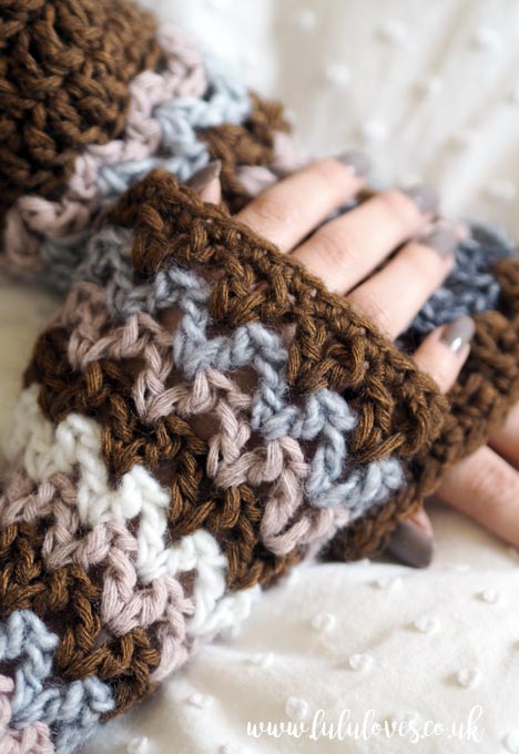 Lululoves: Crochet V-Stitch Cowl Pattern