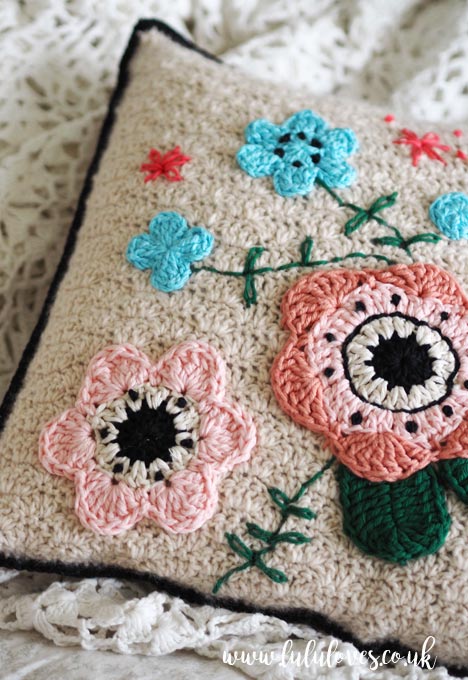 Lululoves: Crochet Cushion