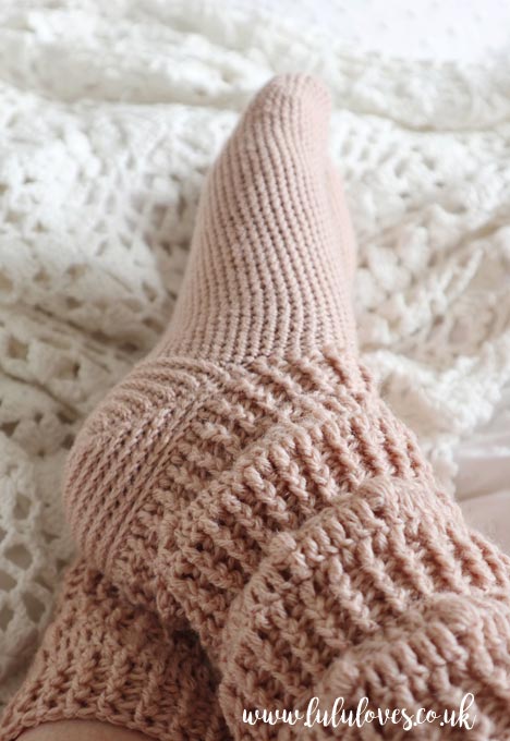 Crochet Pearl Socks pattern by Vita Apala | Lululoves Blog