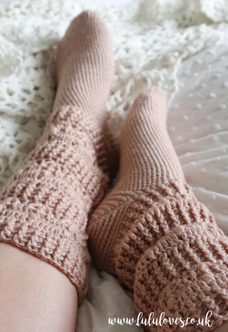 Crochet Pearl Socks pattern by Vita Apala | Lululoves Blog