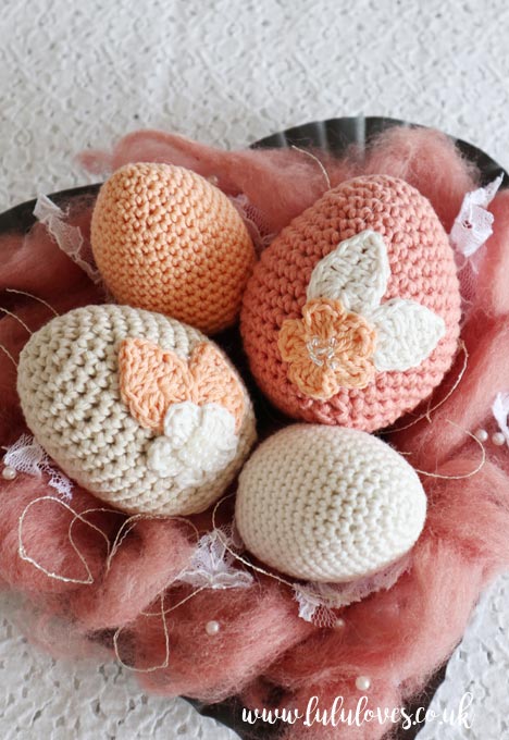 Free Crochet Pattern - Floral Easter Eggs | Lululoves Blog 