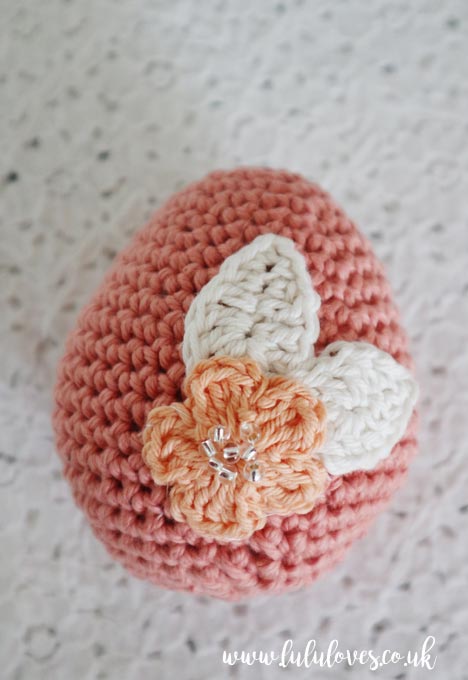 Free Crochet Pattern - Floral Easter Eggs | Lululoves Blog 