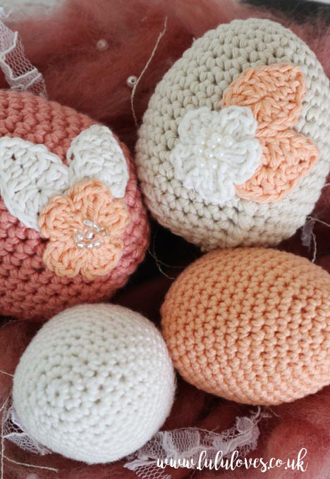 Free Crochet Pattern - Floral Easter Eggs | Lululoves Blog 