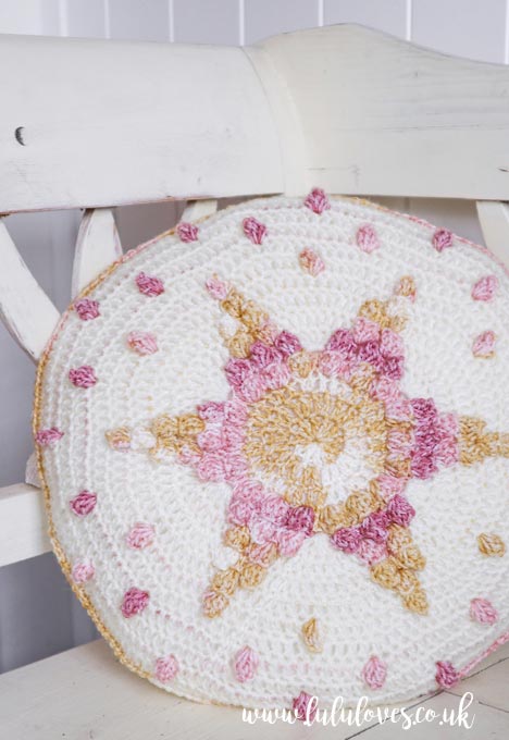 Lululoves Crochet Podcast episode 23: Crochet Star Cushion